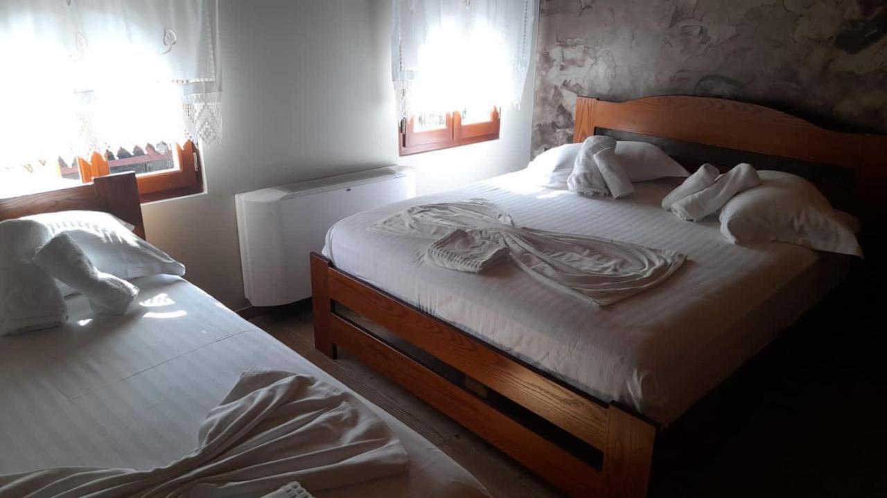 Bujtina Te Xhako Hostel Përmet Екстериор снимка