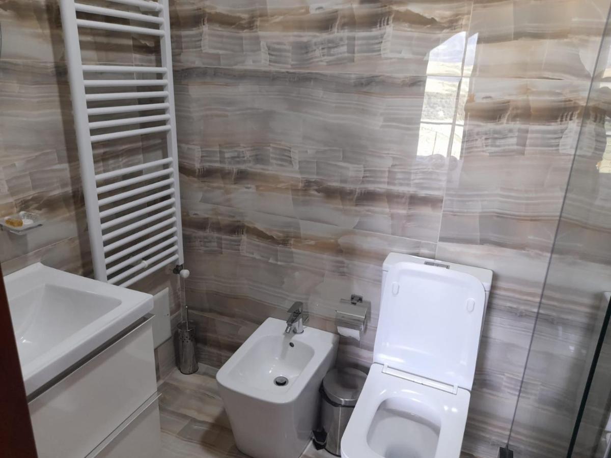 Bujtina Te Xhako Hostel Përmet Екстериор снимка