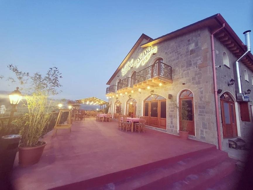 Bujtina Te Xhako Hostel Përmet Екстериор снимка