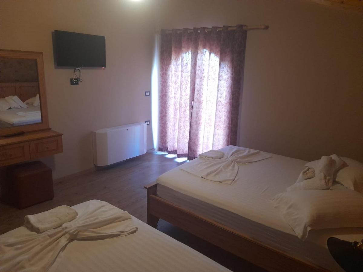 Bujtina Te Xhako Hostel Përmet Екстериор снимка