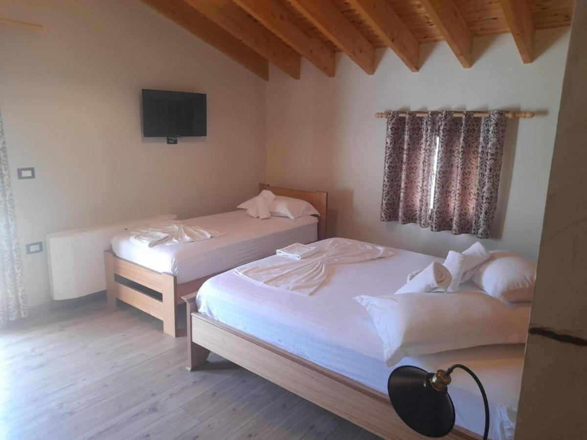 Bujtina Te Xhako Hostel Përmet Екстериор снимка