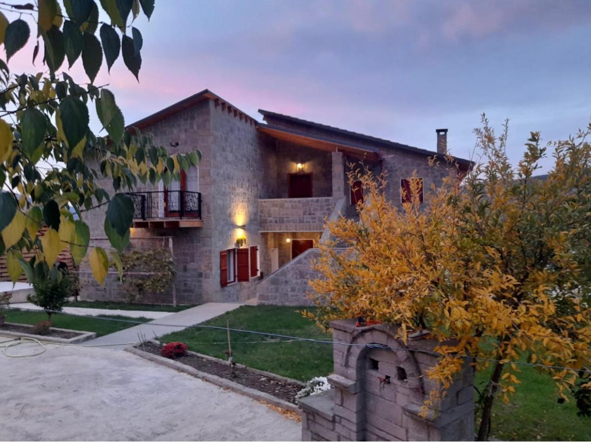 Bujtina Te Xhako Hostel Përmet Екстериор снимка
