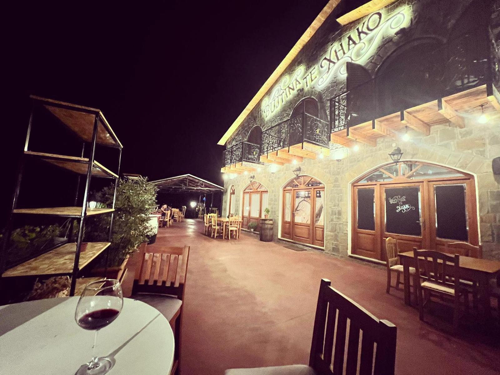 Bujtina Te Xhako Hostel Përmet Екстериор снимка