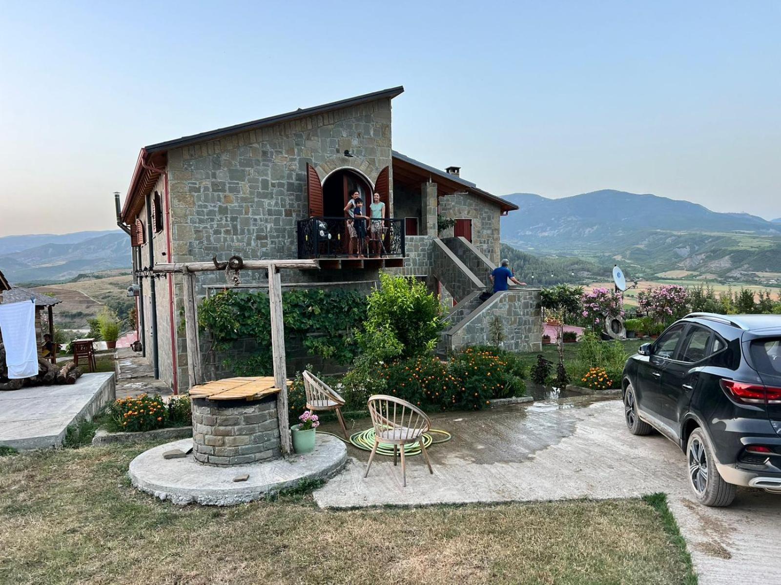 Bujtina Te Xhako Hostel Përmet Екстериор снимка