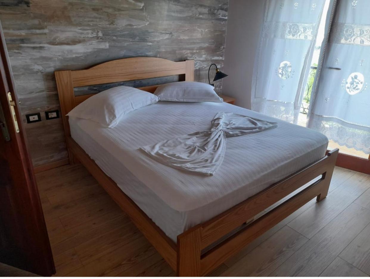 Bujtina Te Xhako Hostel Përmet Екстериор снимка