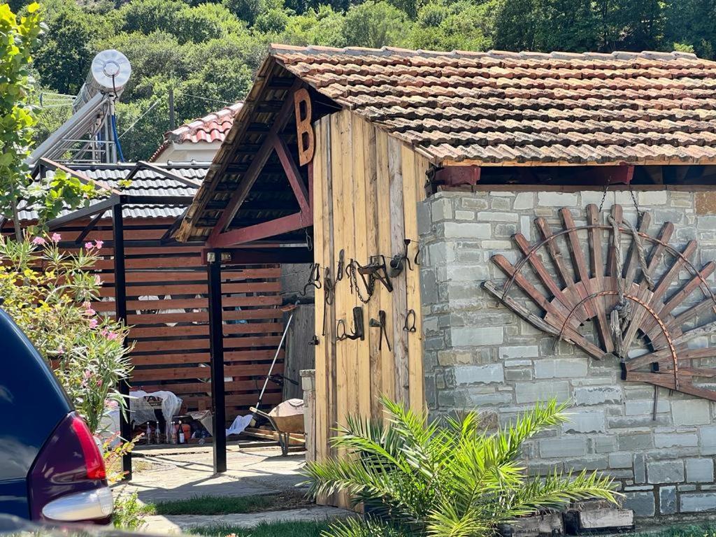 Bujtina Te Xhako Hostel Përmet Екстериор снимка
